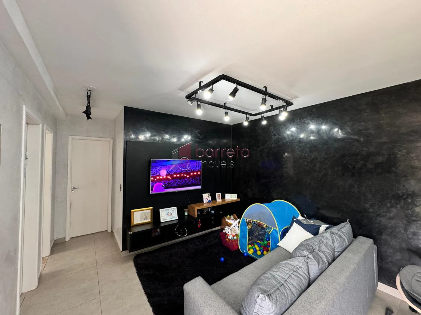 Comprar Apartamento / Padrão em Jundiaí R$ 397.000,00 - Foto 1