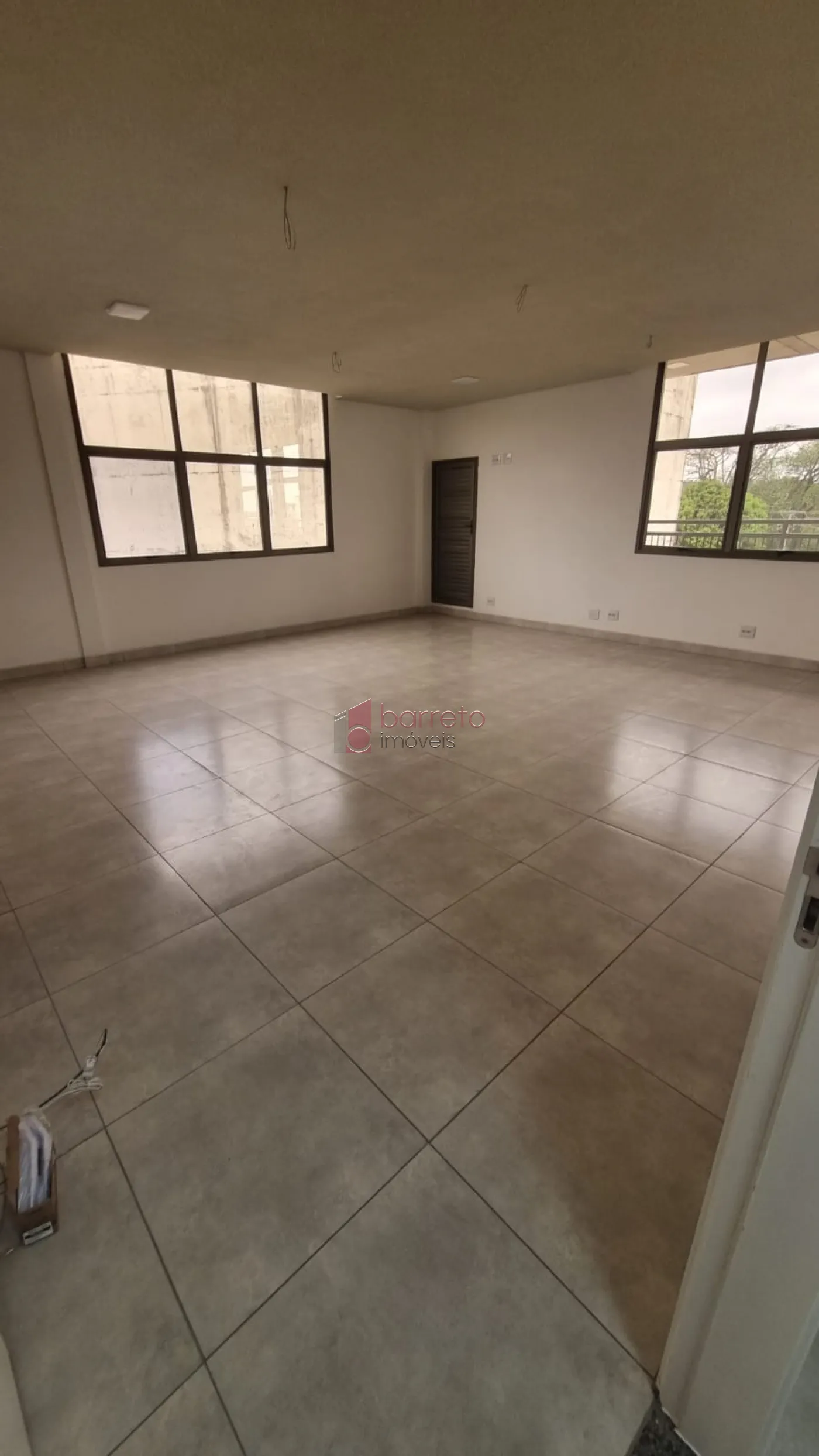 Alugar Comercial / Sala Comercial (sem cond.) em Jundiaí R$ 2.600,00 - Foto 1