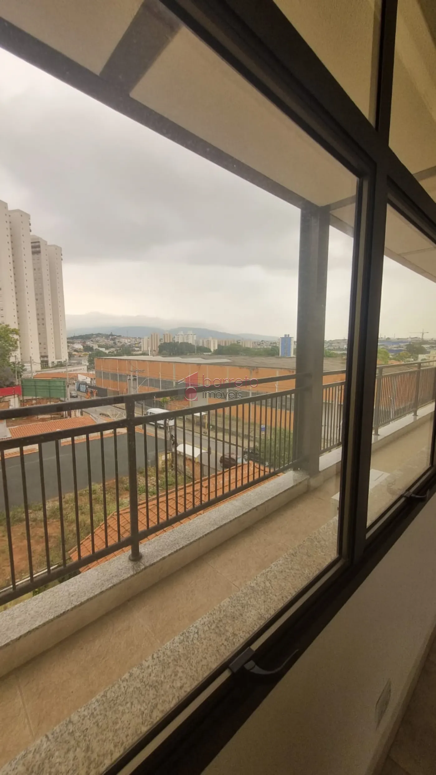 Alugar Comercial / Sala Comercial (sem cond.) em Jundiaí R$ 2.600,00 - Foto 6