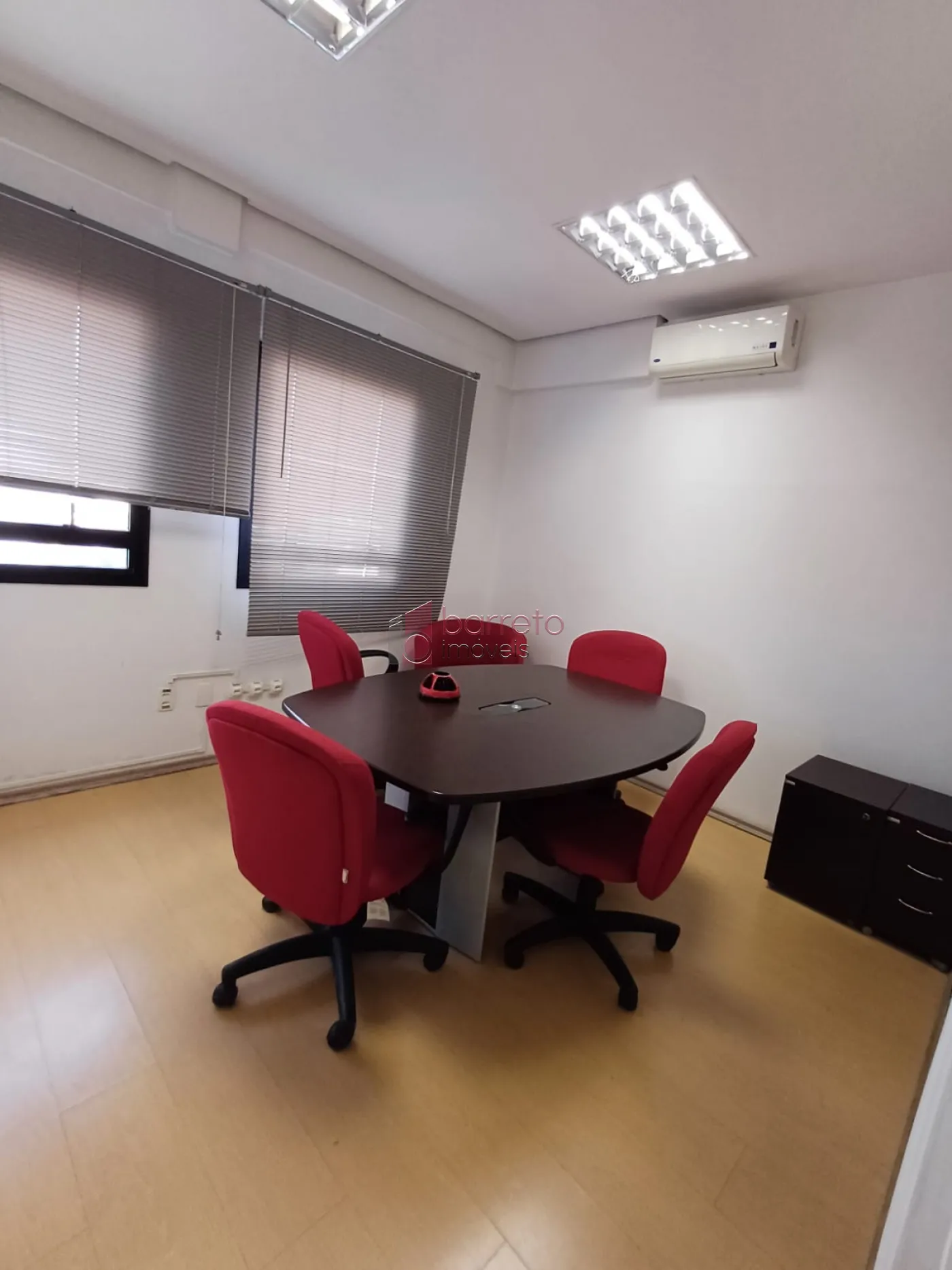 Alugar Comercial / Sala em Condomínio em Jundiaí R$ 1.800,00 - Foto 1