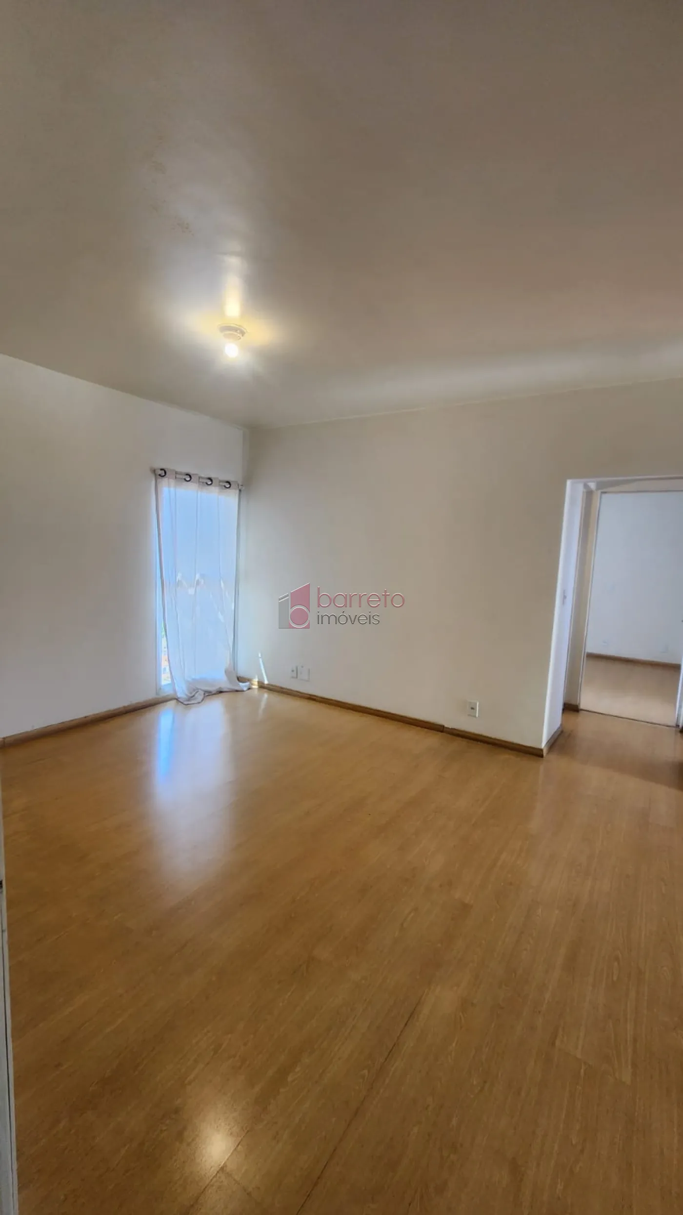 Alugar Apartamento / Padrão em Jundiaí R$ 1.280,00 - Foto 2