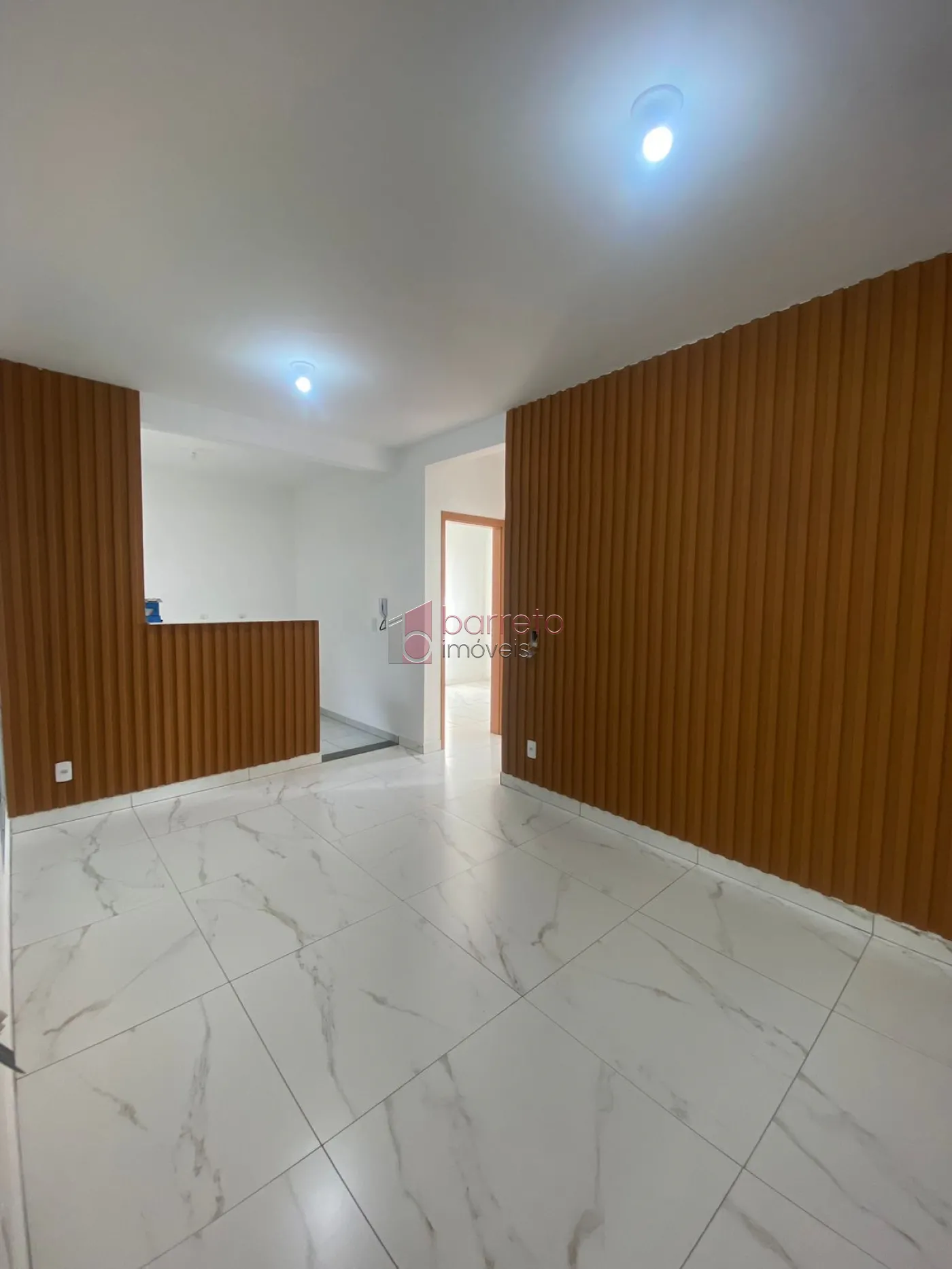 Alugar Apartamento / Térreo em Jundiaí R$ 1.500,00 - Foto 1