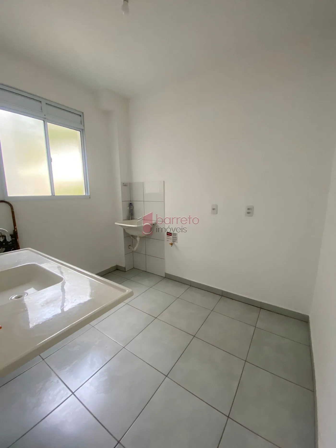 Alugar Apartamento / Térreo em Jundiaí R$ 1.500,00 - Foto 3