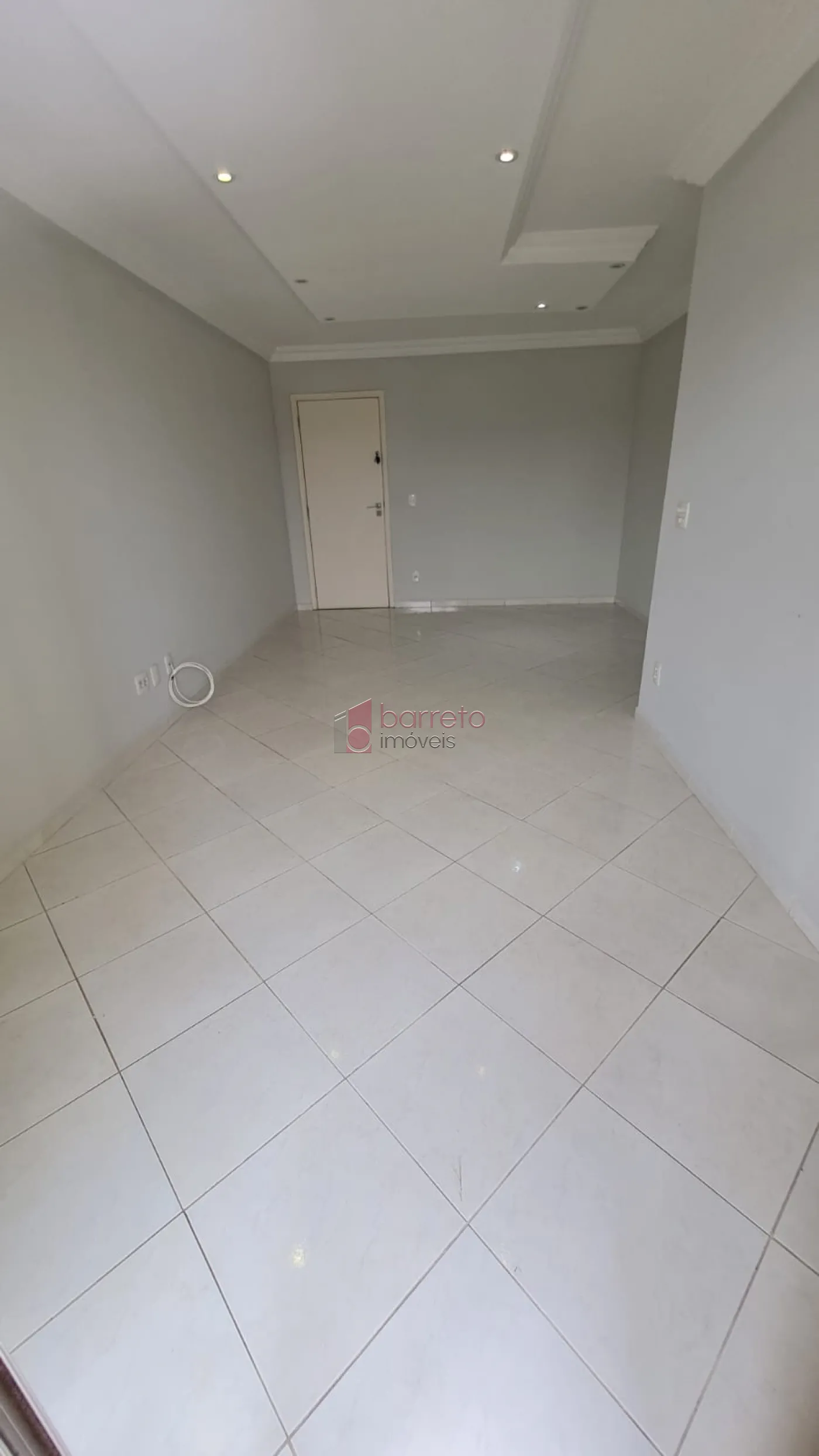 Comprar Apartamento / Padrão em Jundiaí R$ 390.000,00 - Foto 2