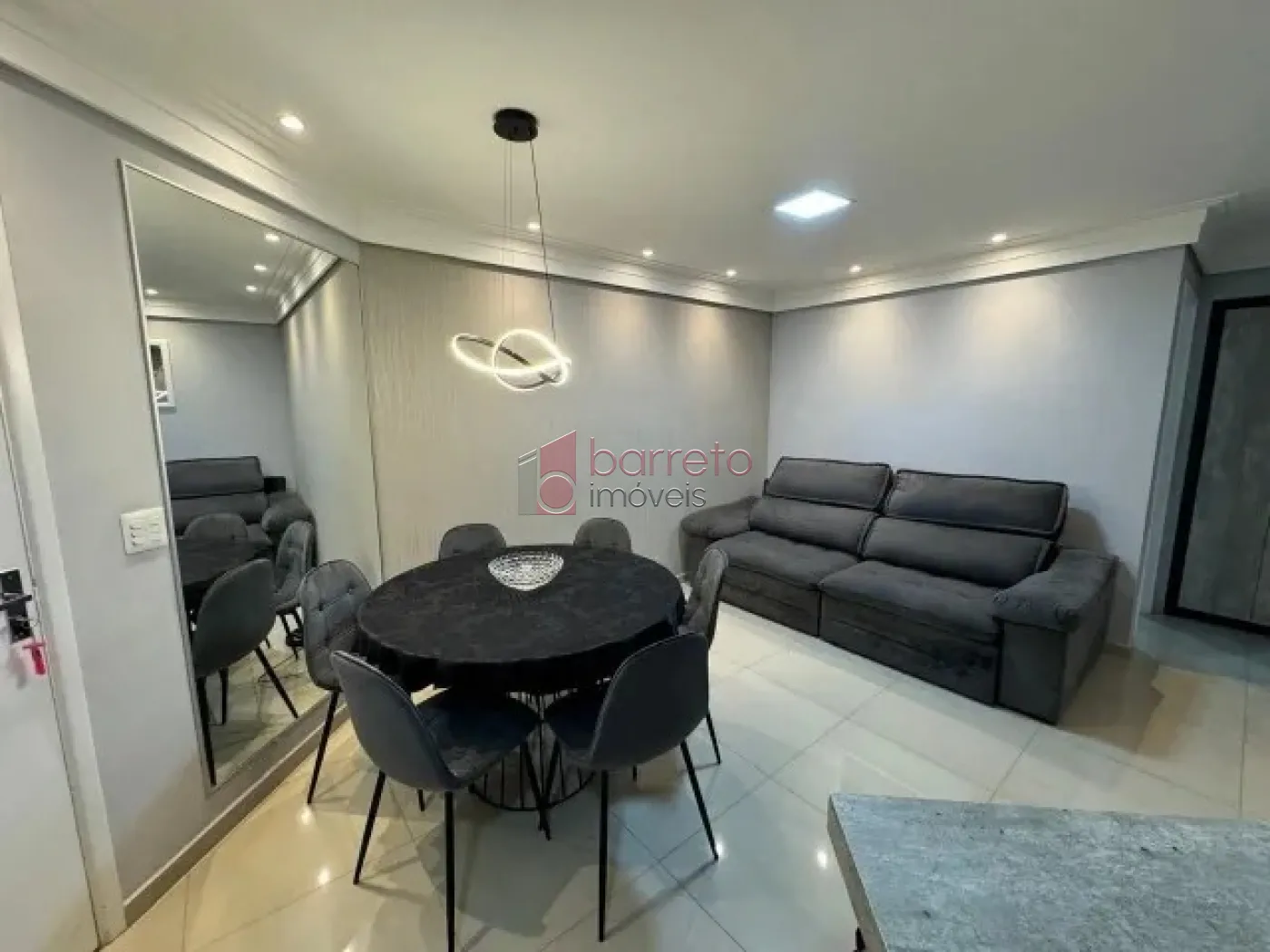 Comprar Apartamento / Padrão em Jundiaí R$ 360.000,00 - Foto 1