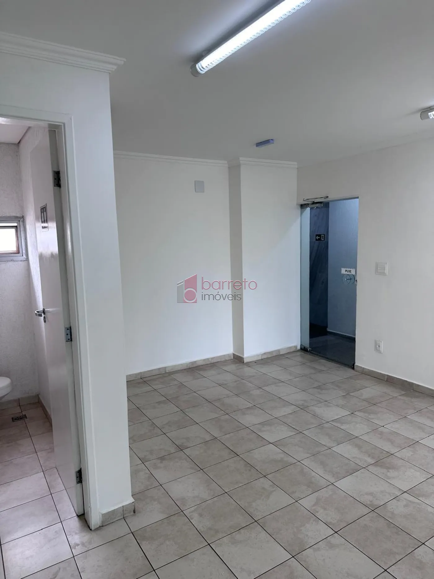 Alugar Comercial / Sala em Condomínio em Jundiaí R$ 2.200,00 - Foto 5