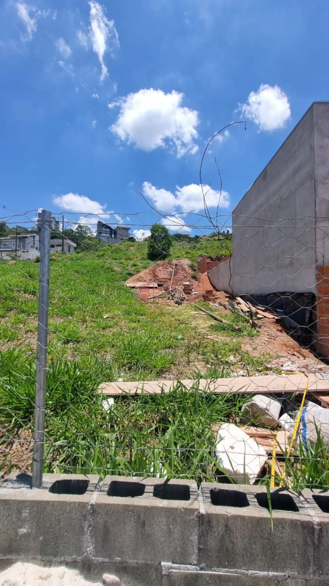 Comprar Terreno / Padrão em Jundiaí R$ 330.000,00 - Foto 2