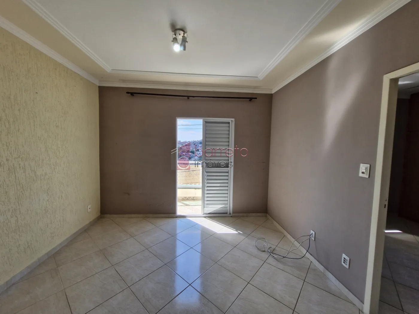 Alugar Casa / Padrão em Jundiaí R$ 2.000,00 - Foto 1