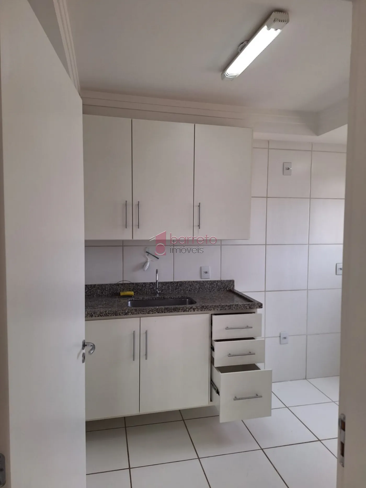 Alugar Apartamento / Padrão em Jundiaí R$ 2.000,00 - Foto 9