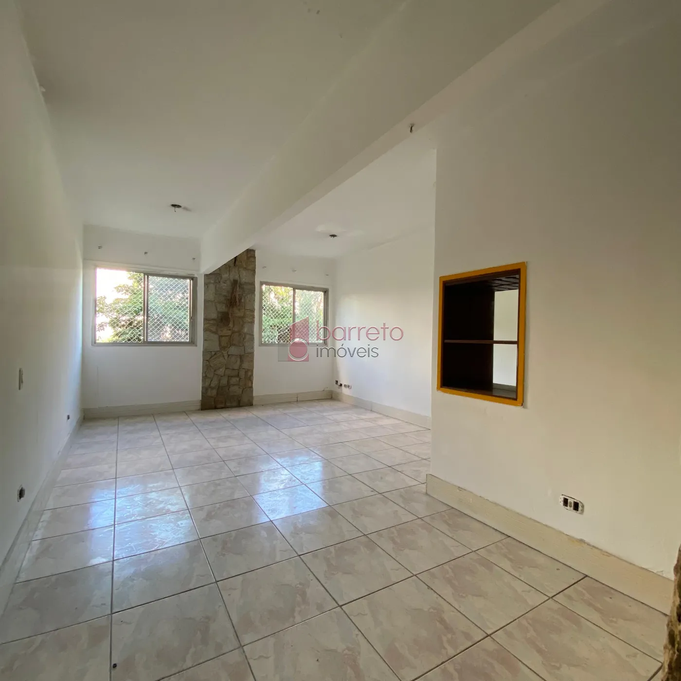 Comprar Apartamento / Padrão em Jundiaí R$ 300.000,00 - Foto 1