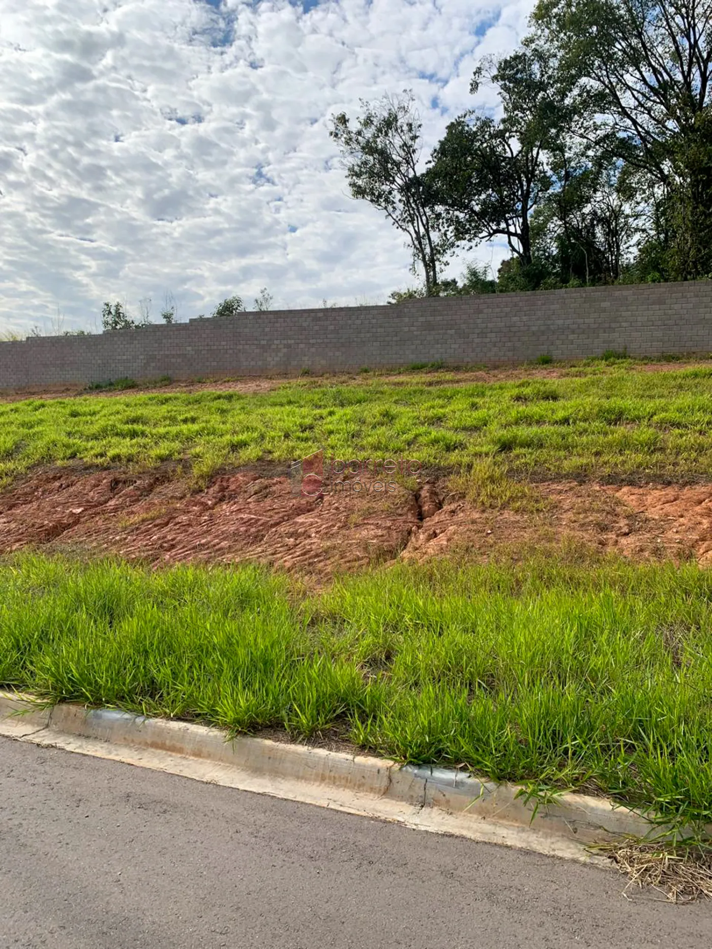 Comprar Terreno / Condomínio em Jundiaí R$ 390.000,00 - Foto 1