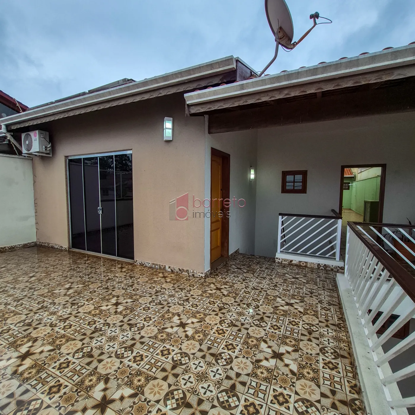 Comprar Casa / Padrão em Jundiaí R$ 870.000,00 - Foto 1