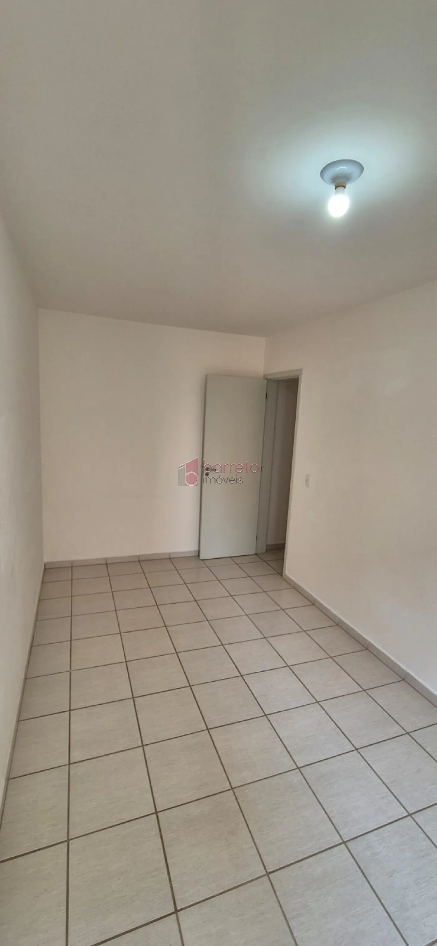 Comprar Apartamento / Padrão em Jundiaí R$ 318.000,00 - Foto 2