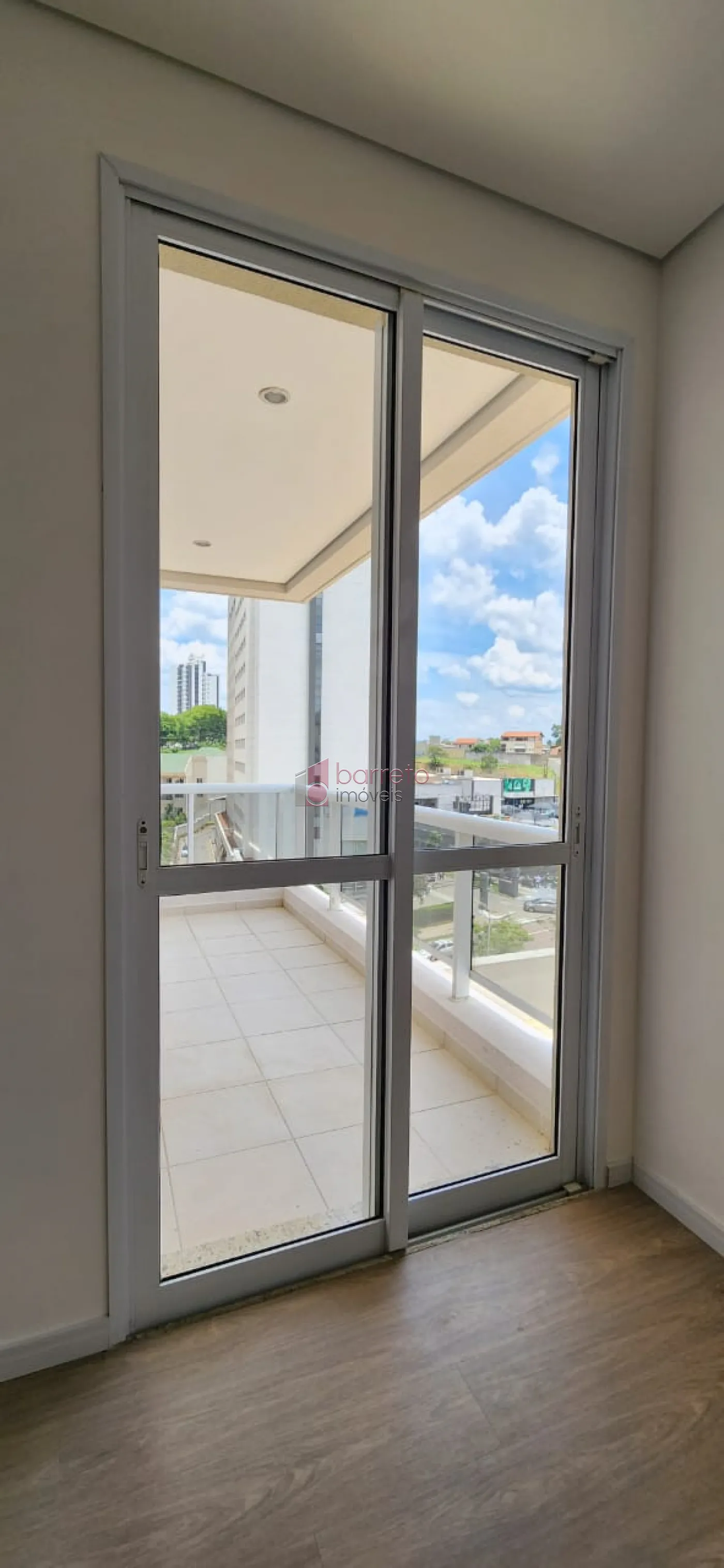 Alugar Comercial / Sala em Condomínio em Jundiaí R$ 2.950,00 - Foto 2