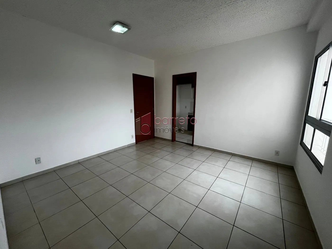 Alugar Apartamento / Padrão em Jundiaí R$ 1.800,00 - Foto 2