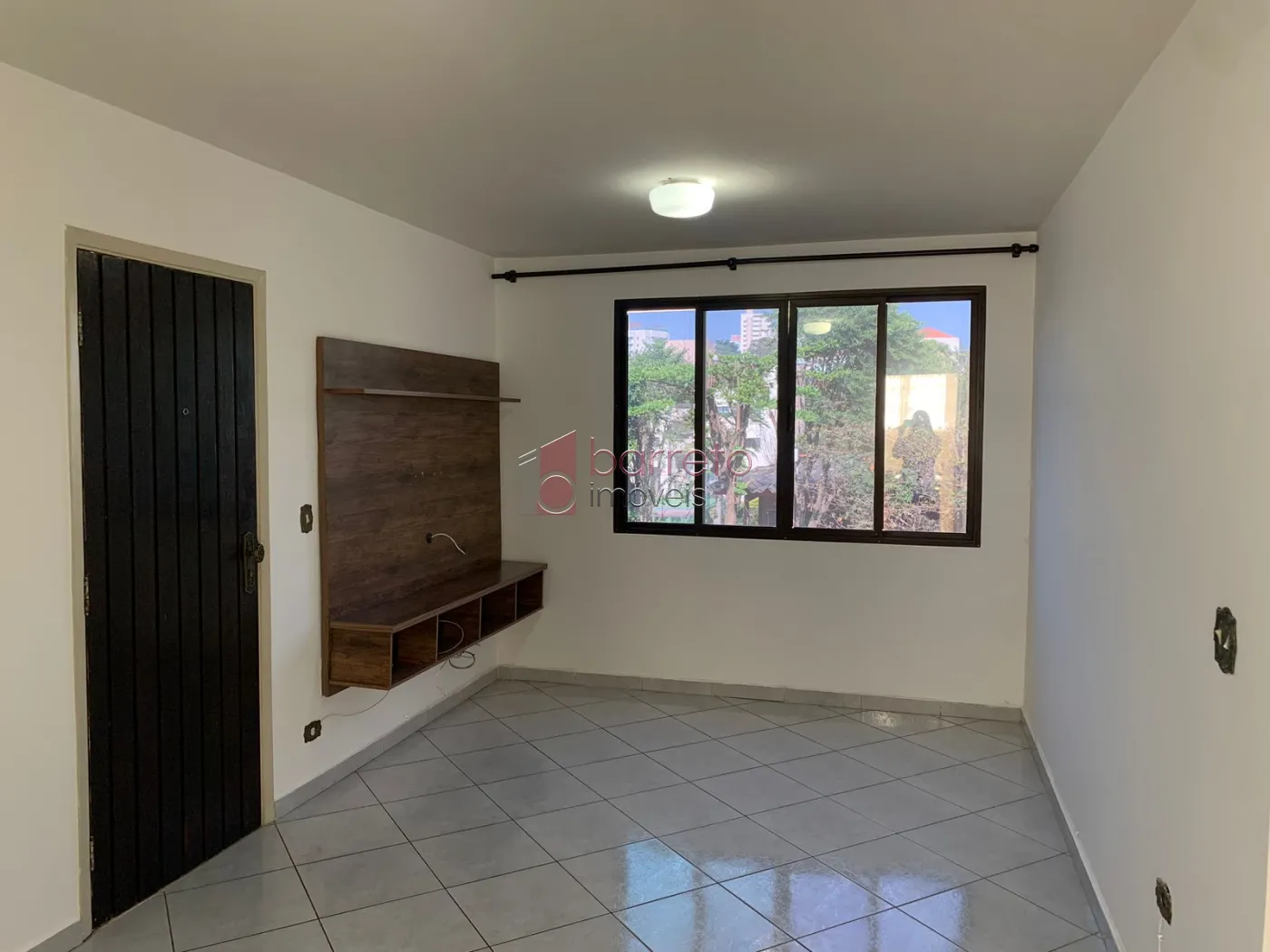 Alugar Apartamento / Padrão em Jundiaí R$ 1.600,00 - Foto 1