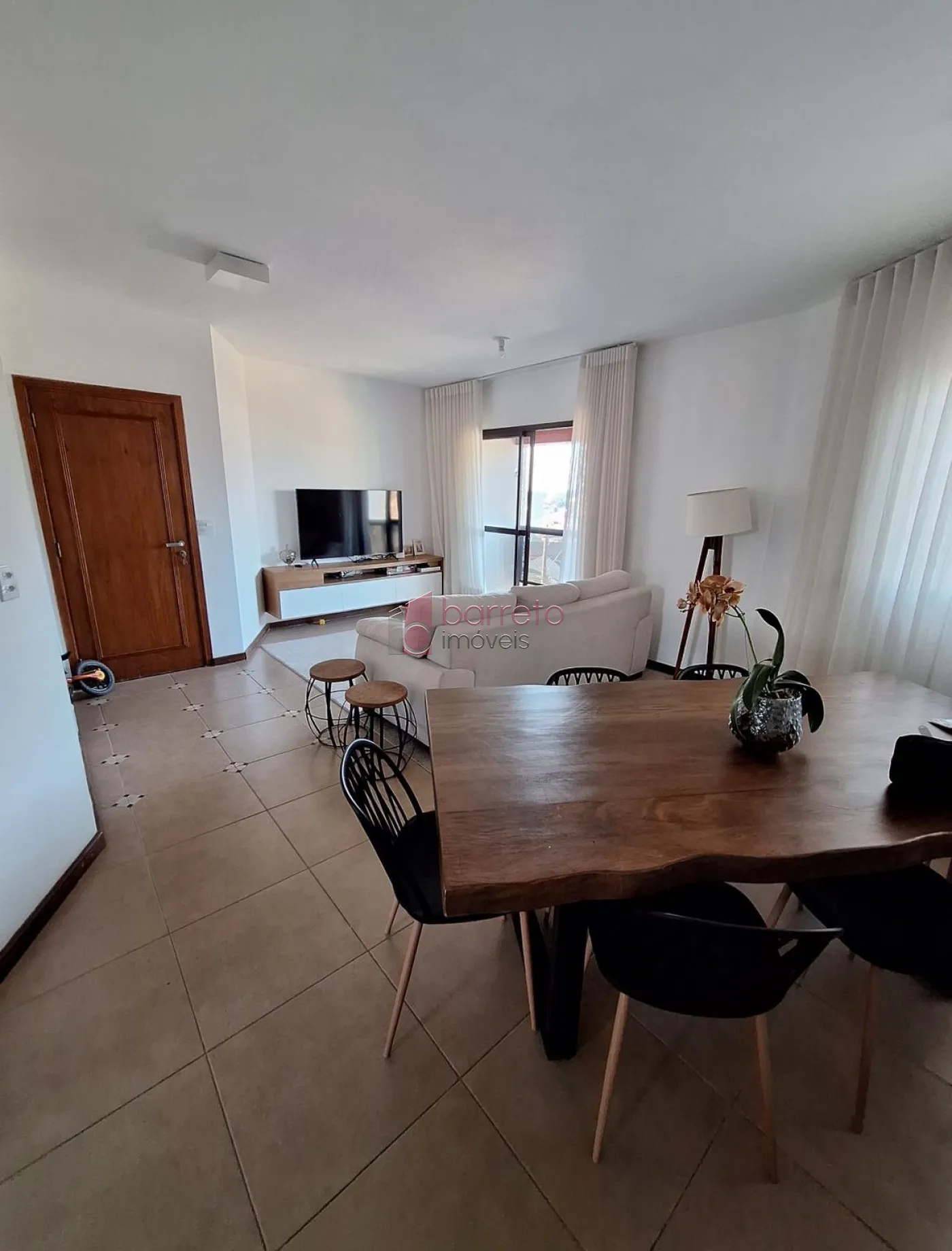 Comprar Apartamento / Padrão em Jundiaí R$ 950.000,00 - Foto 2