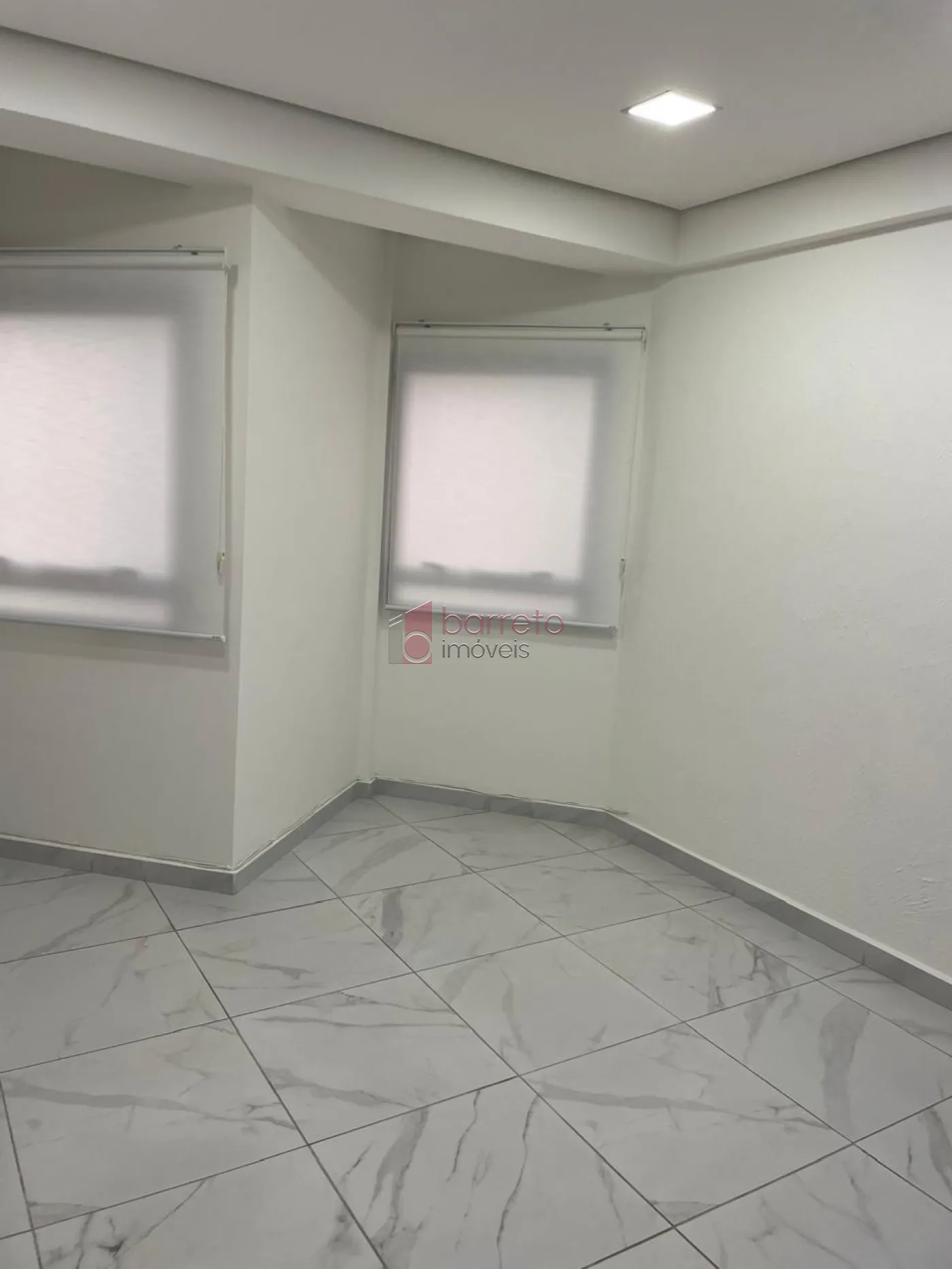 Alugar Comercial / Sala em Condomínio em Jundiaí R$ 2.200,00 - Foto 2