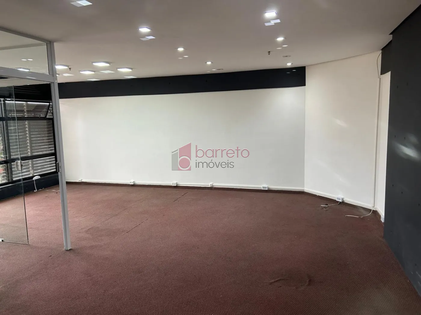 Alugar Comercial / Sala em Condomínio em Jundiaí R$ 2.450,00 - Foto 1