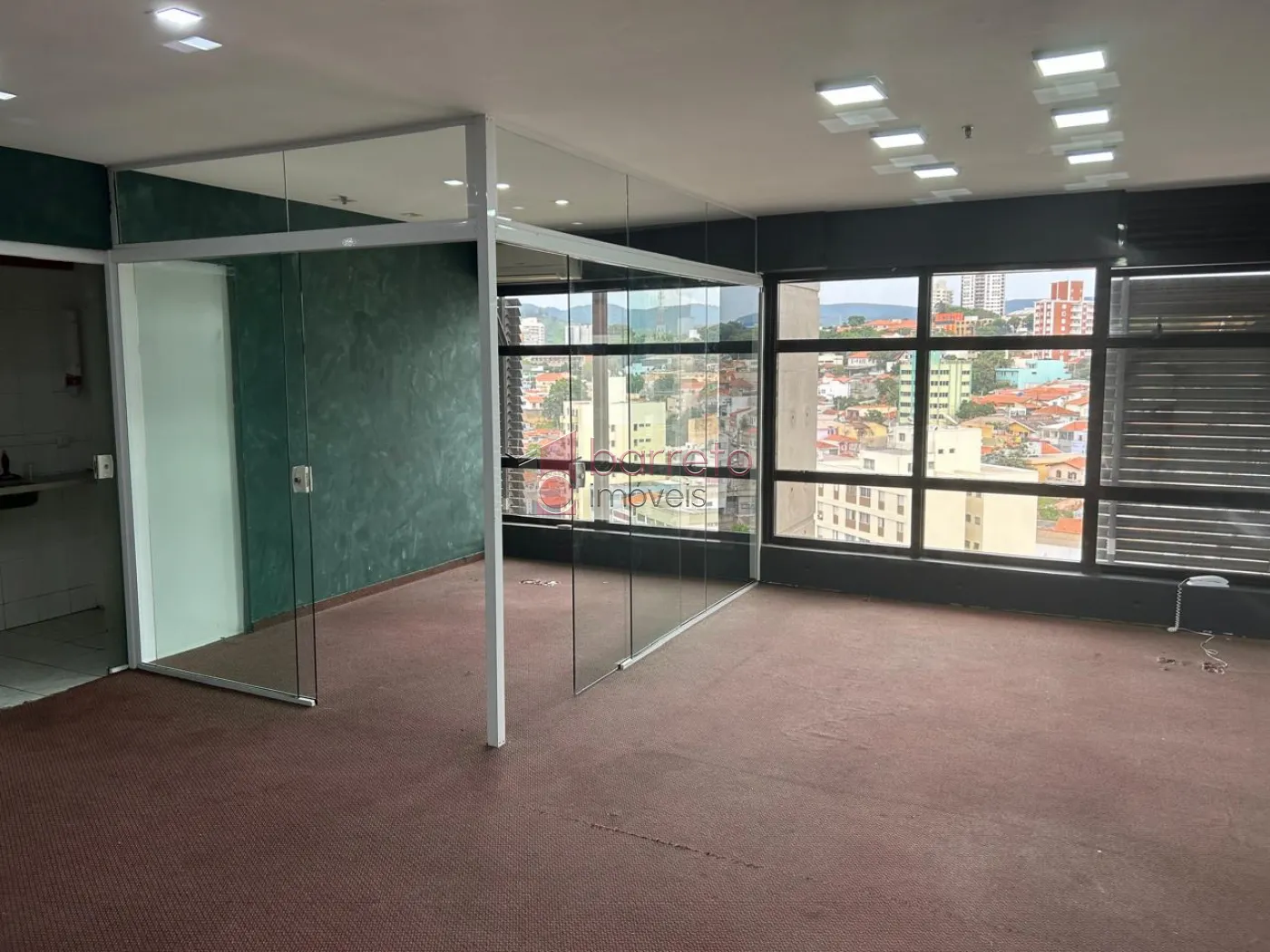 Alugar Comercial / Sala em Condomínio em Jundiaí R$ 2.450,00 - Foto 2