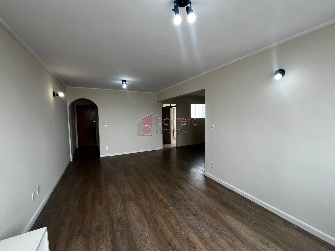 Alugar Apartamento / Padrão em Jundiaí R$ 2.200,00 - Foto 2