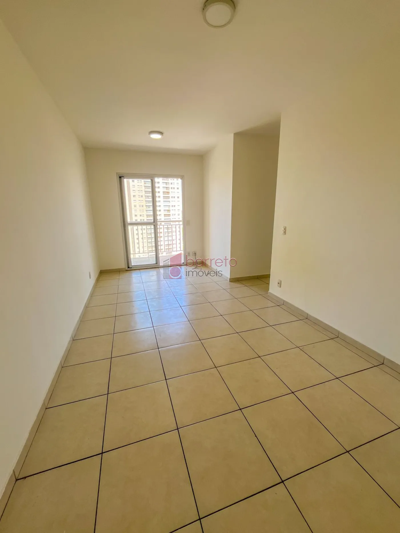 Alugar Apartamento / Padrão em Jundiaí R$ 2.400,00 - Foto 2