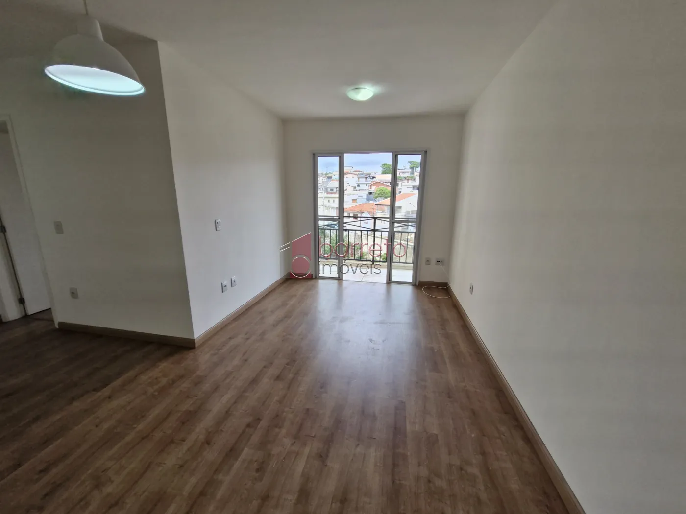 Alugar Apartamento / Padrão em Jundiaí R$ 1.800,00 - Foto 1