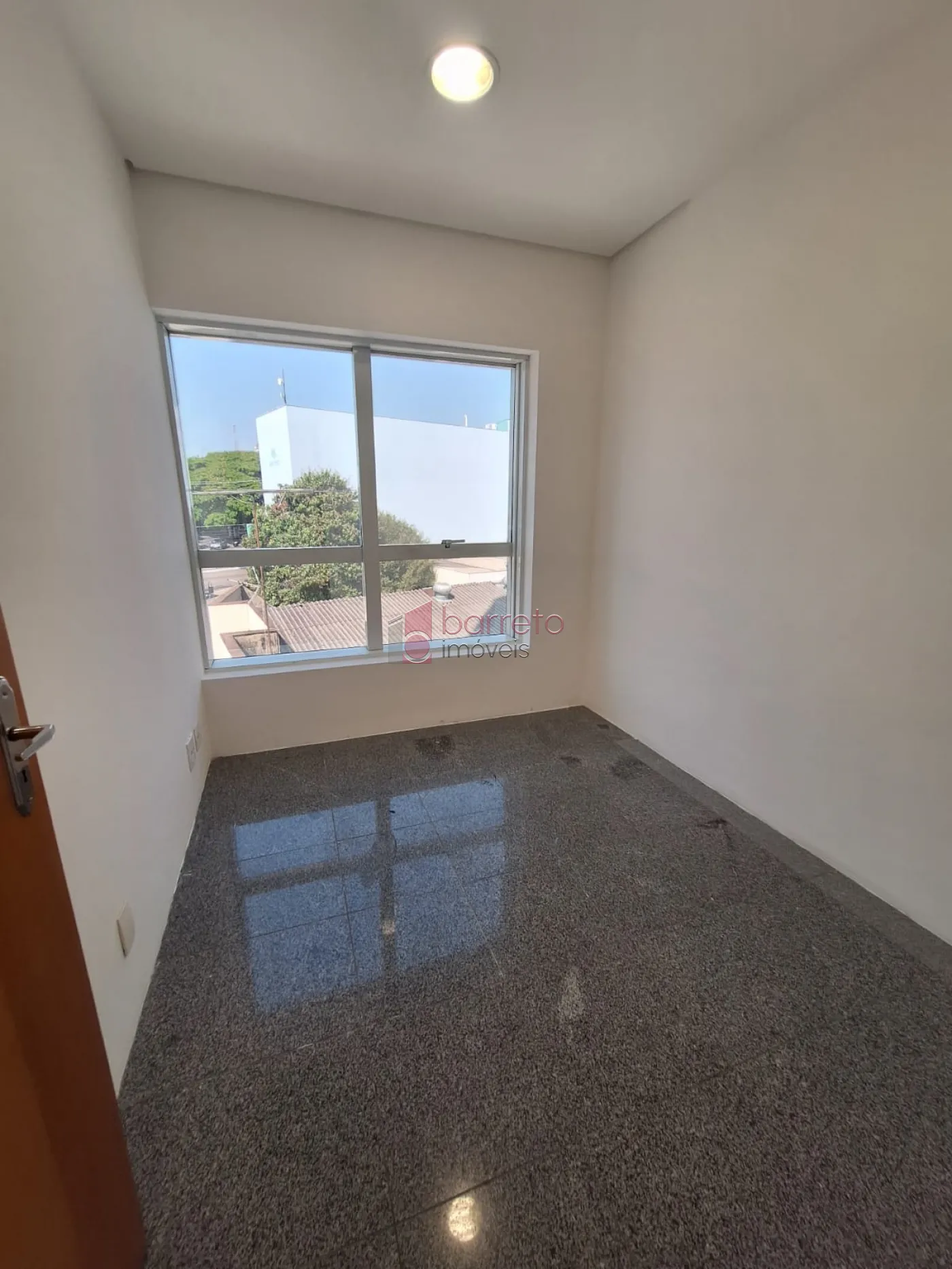 Alugar Comercial / Sala em Condomínio em Jundiaí R$ 2.500,00 - Foto 4