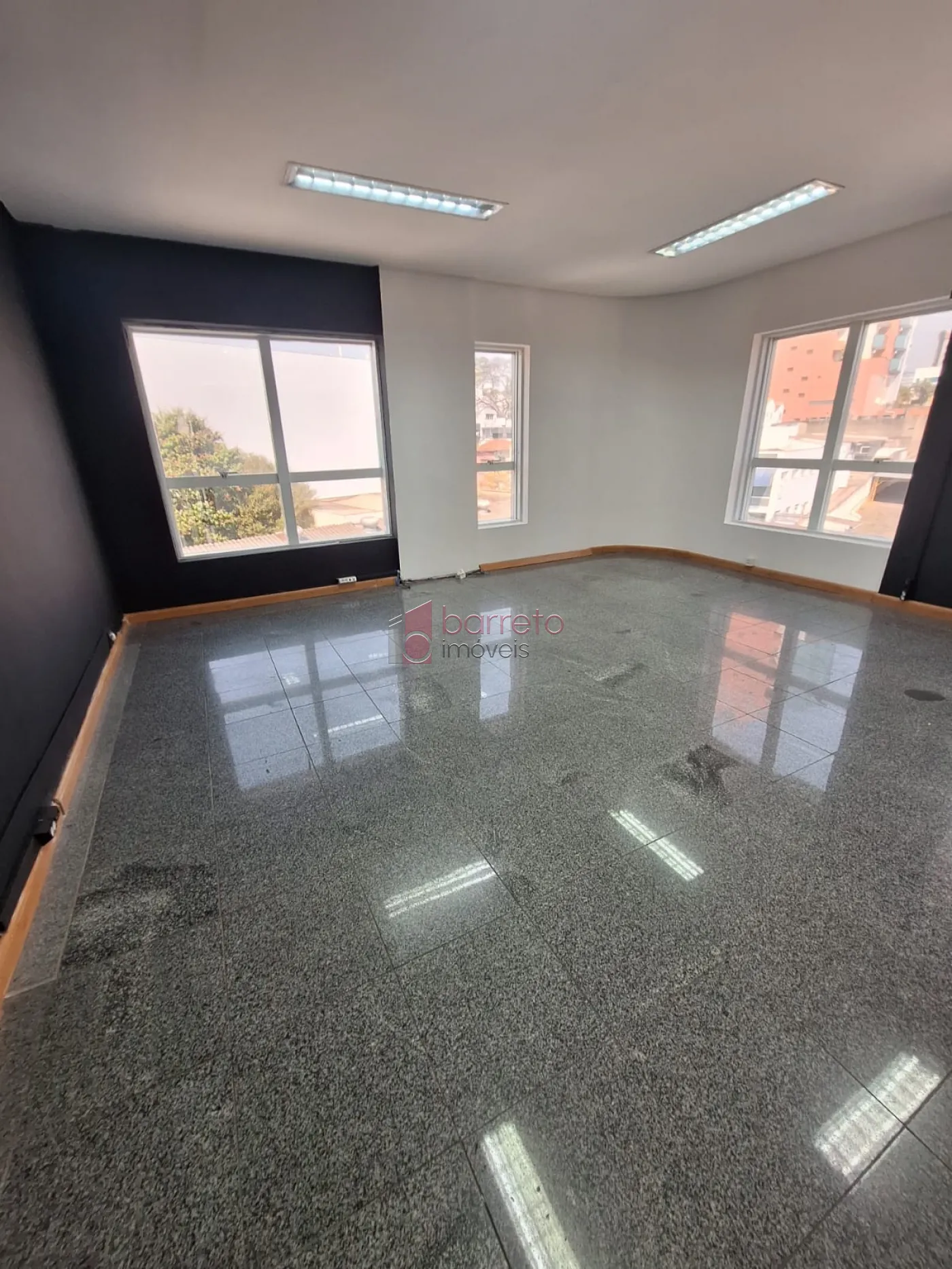 Alugar Comercial / Sala em Condomínio em Jundiaí R$ 2.500,00 - Foto 5