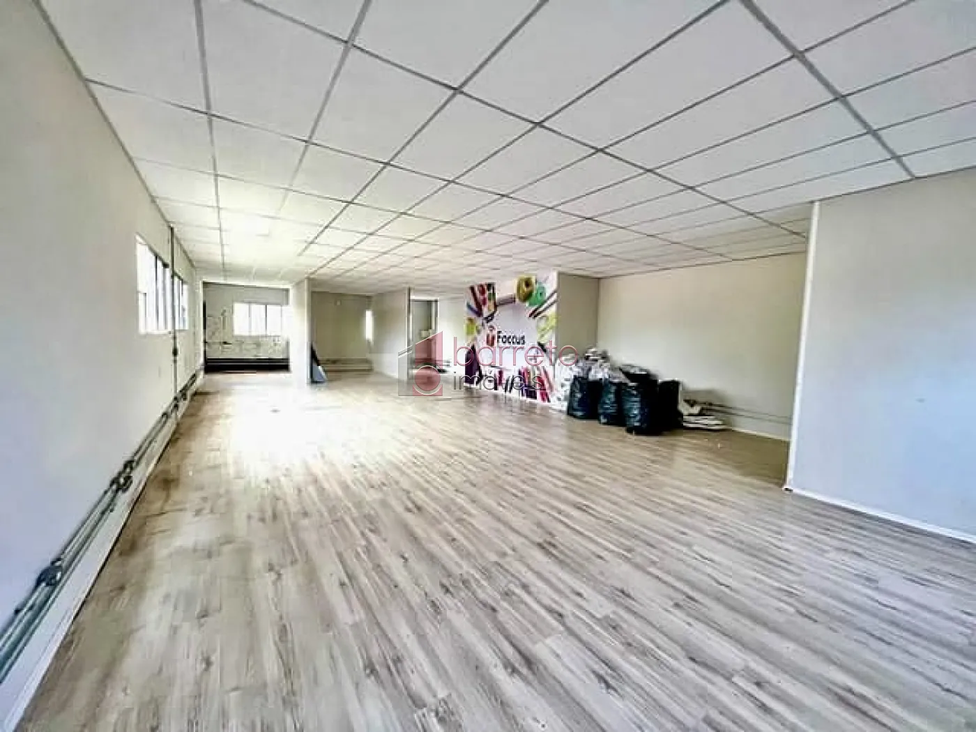 Alugar Comercial / Prédio em Jundiaí R$ 13.000,00 - Foto 2