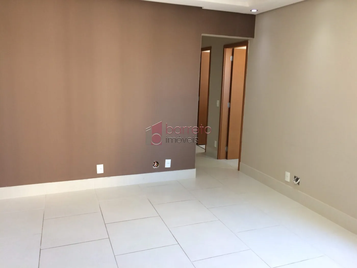 Alugar Apartamento / Padrão em Jundiaí R$ 1.800,00 - Foto 1