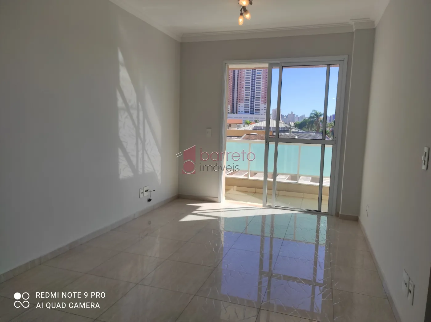 Alugar Apartamento / Padrão em Jundiaí R$ 2.800,00 - Foto 1