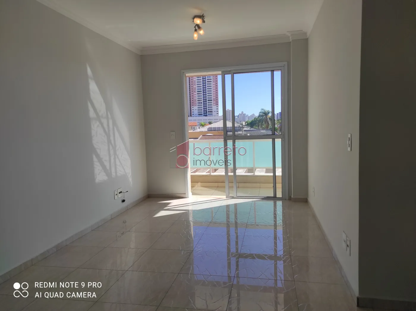 Alugar Apartamento / Padrão em Jundiaí R$ 2.800,00 - Foto 2