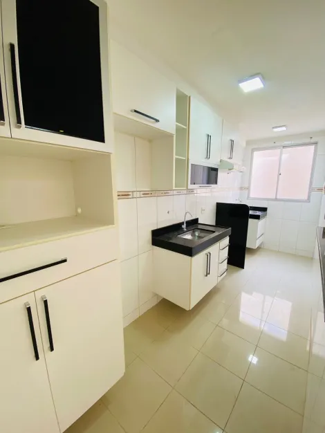 Apartamento / Padrão em Jundiaí Alugar por R$1.980,00