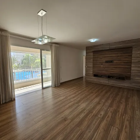 Apartamento / Padrão em Jundiaí 