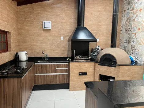 Casa / Padrão em Jundiaí Alugar por R$2.900,00