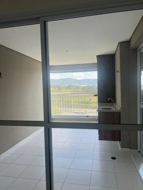 Apartamento / Padrão em Jundiaí 