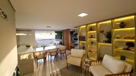 Apartamento / Padrão em Jundiaí 