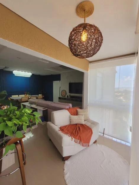 Apartamento / Padrão em Jundiaí 