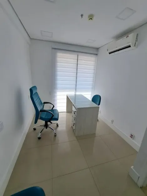 Comercial / Sala em Condomínio em Jundiaí 