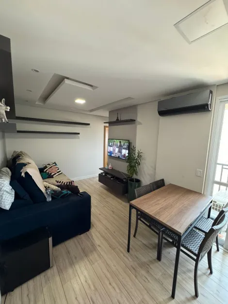 Apartamento / Padrão em Jundiaí 