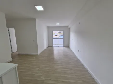 Apartamento / Térreo em Jundiaí Alugar por R$2.700,00