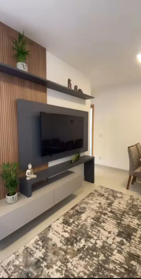 Apartamento / Padrão em Jundiaí 