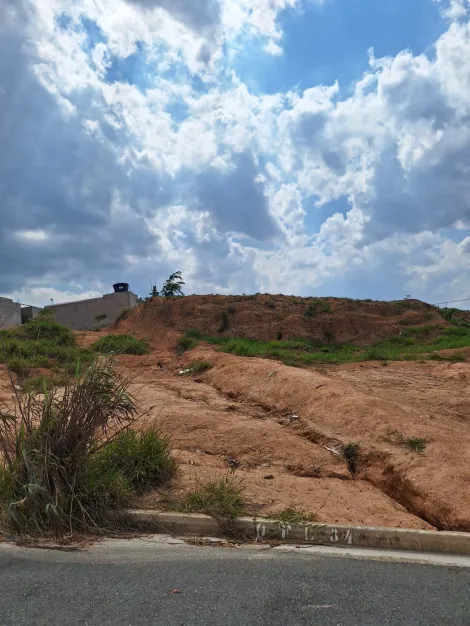 Terreno / lote em Várzea Paulista 