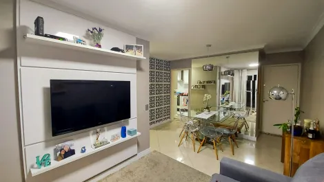 Apartamento / Padrão em Jundiaí 