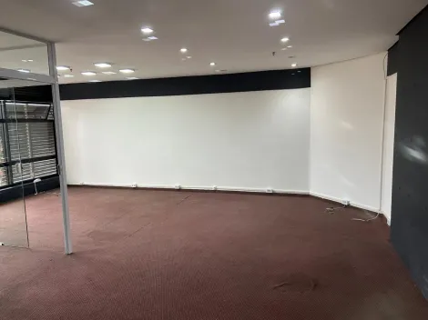 Comercial / Sala em Condomínio em Jundiaí 