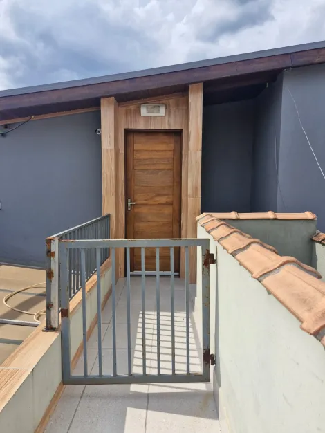 Casa / Padrão em Jundiaí Alugar por R$2.020,00