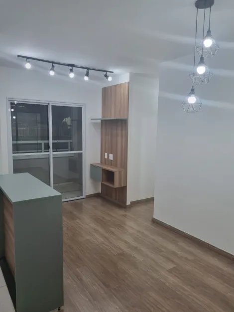 Apartamento / Térreo em Jundiaí 